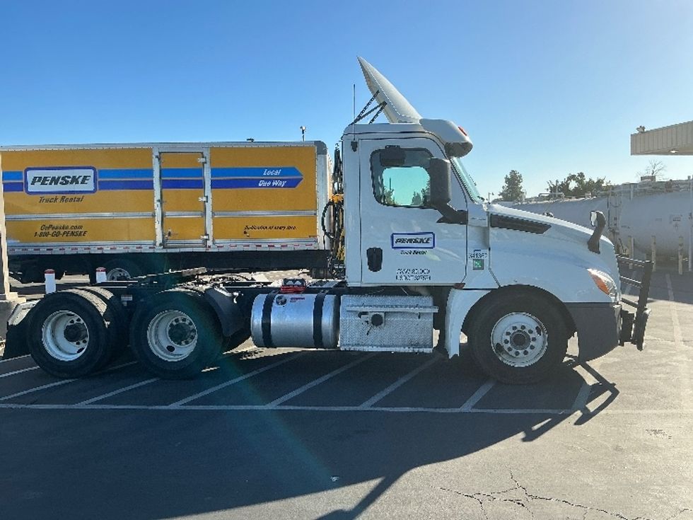 Day Cab Tractor-Heavy Duty Tractors-Freightliner-2020-T12664ST-West Sacramento-CA-569,186\n\t\tmiles-$ 39,750 - Image 8