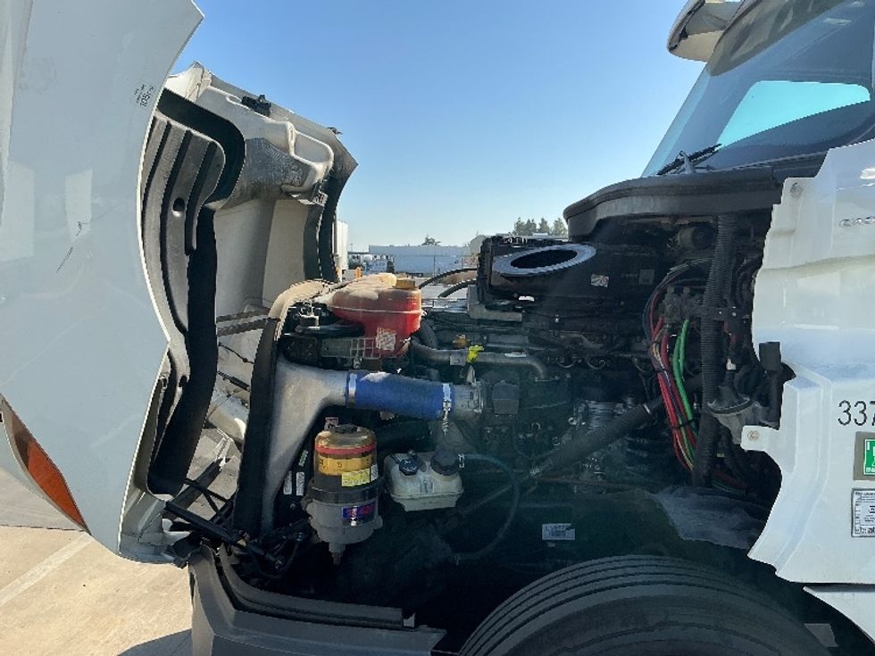 Day Cab Tractor-Heavy Duty Tractors-Freightliner-2020-T12664ST-West Sacramento-CA-608,564\n\t\tmiles-$ 35,000 - Image 16