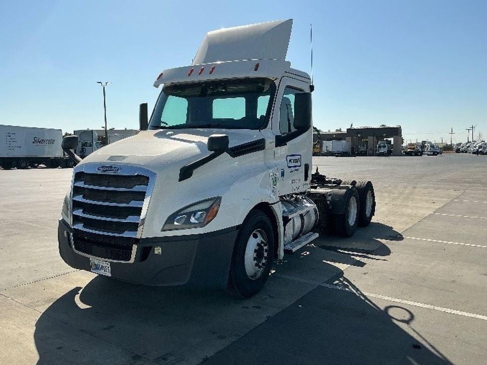 Day Cab Tractor-Heavy Duty Tractors-Freightliner-2020-T12664ST-West Sacramento-CA-608,564\n\t\tmiles-$ 35,000 - Image 3