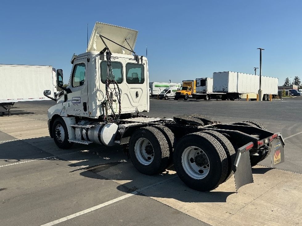 Day Cab Tractor-Heavy Duty Tractors-Freightliner-2020-T12664ST-West Sacramento-CA-608,564\n\t\tmiles-$ 35,000 - Image 5