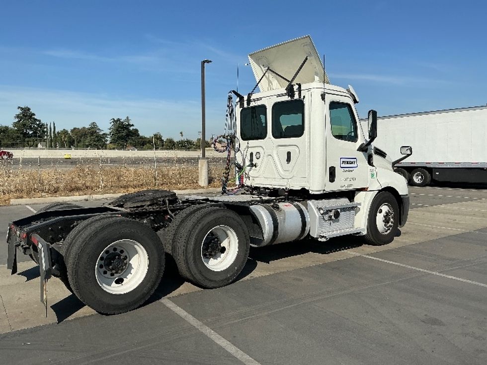 Day Cab Tractor-Heavy Duty Tractors-Freightliner-2020-T12664ST-West Sacramento-CA-608,564\n\t\tmiles-$ 35,000 - Image 7