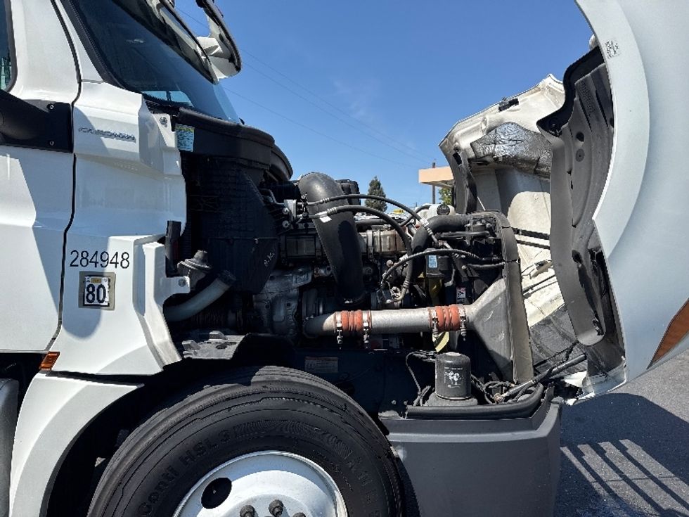 Day Cab Tractor-Heavy Duty Tractors-Freightliner-2020-T12664ST-West Sacramento-CA-627,257\n\t\tmiles-$ 27,750 - Image 15