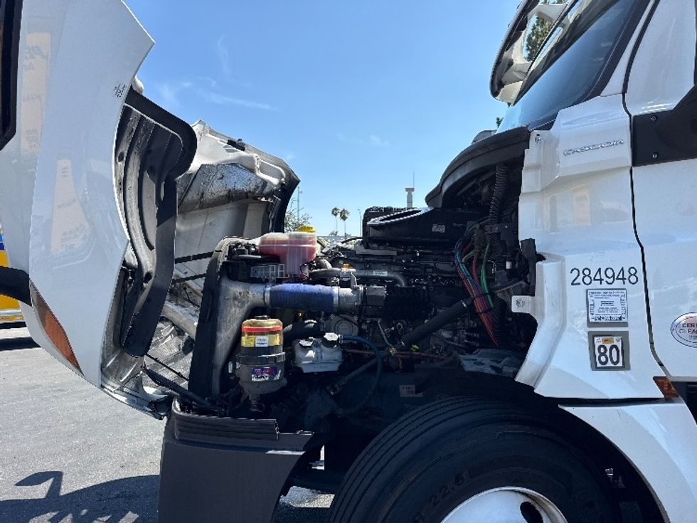 Day Cab Tractor-Heavy Duty Tractors-Freightliner-2020-T12664ST-West Sacramento-CA-627,257\n\t\tmiles-$ 27,750 - Image 16