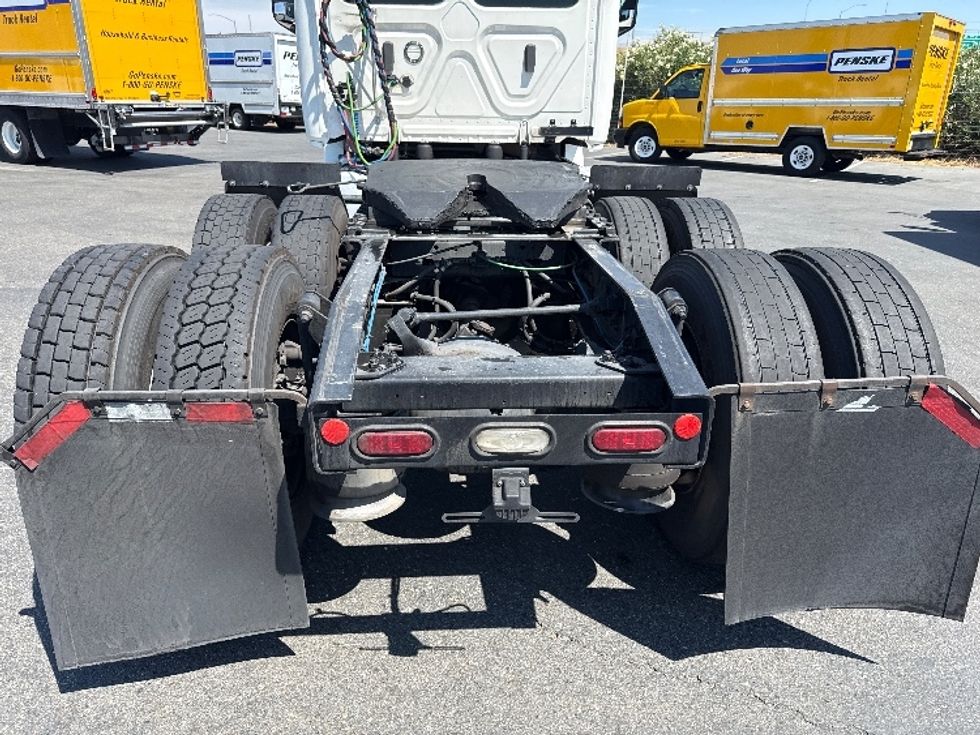 Day Cab Tractor-Heavy Duty Tractors-Freightliner-2020-T12664ST-West Sacramento-CA-627,257\n\t\tmiles-$ 27,750 - Image 6