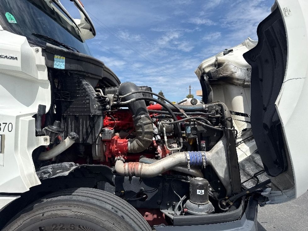 Day Cab Tractor-Heavy Duty Tractors-Freightliner-2020-T12664ST-West Sacramento-CA-676,896\n\t\tmiles-$ 27,750 - Image 15