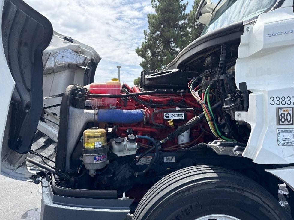 Day Cab Tractor-Heavy Duty Tractors-Freightliner-2020-T12664ST-West Sacramento-CA-676,896\n\t\tmiles-$ 27,750 - Image 16