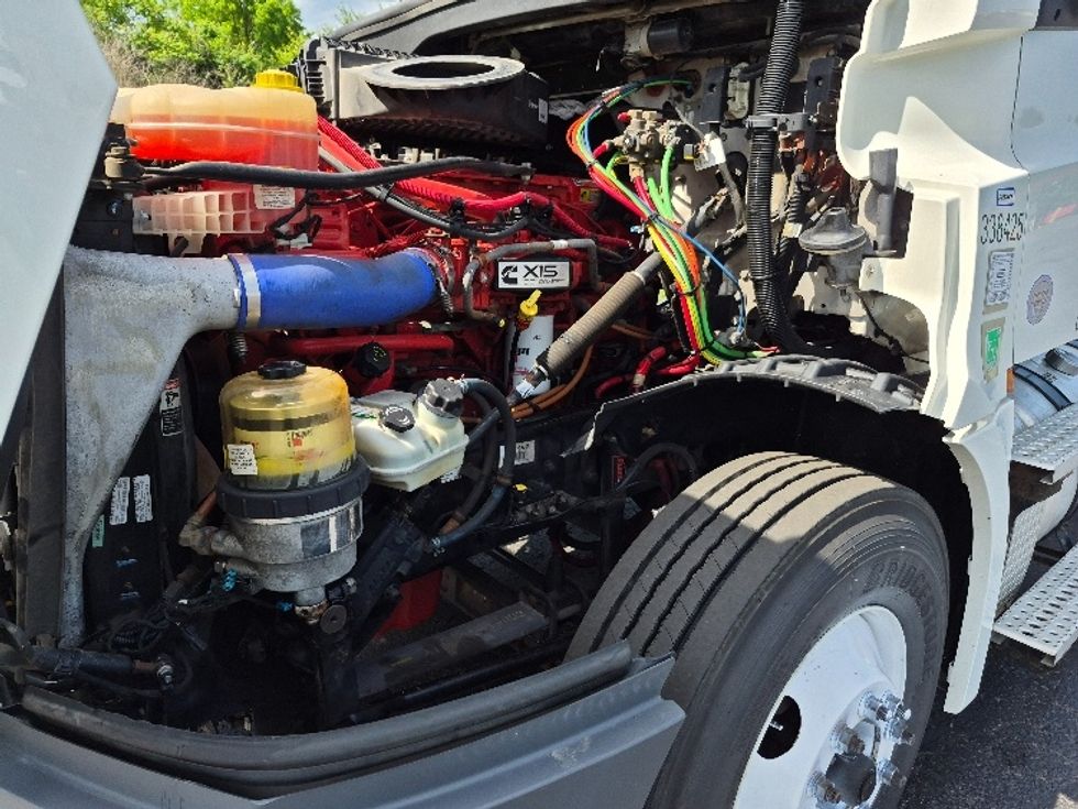 Day Cab Tractor-Heavy Duty Tractors-Freightliner-2020-T12664ST-White Deer-PA-226,015\n\t\tmiles-$ 59,500 - Image 16