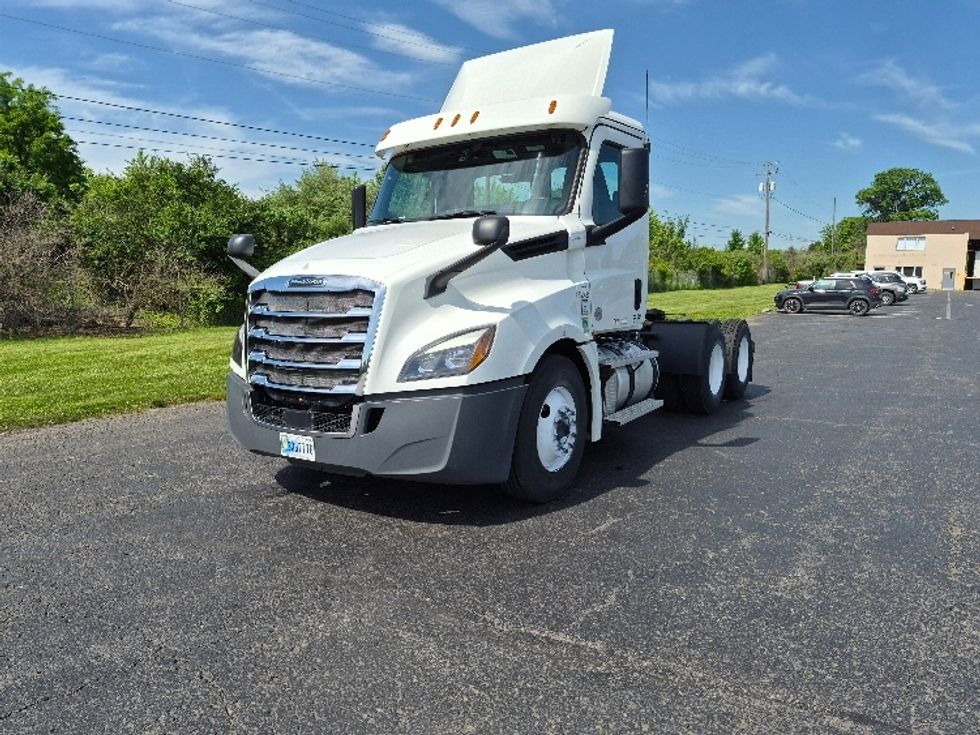 Day Cab Tractor-Heavy Duty Tractors-Freightliner-2020-T12664ST-White Deer-PA-226,015\n\t\tmiles-$ 59,500 - Image 3
