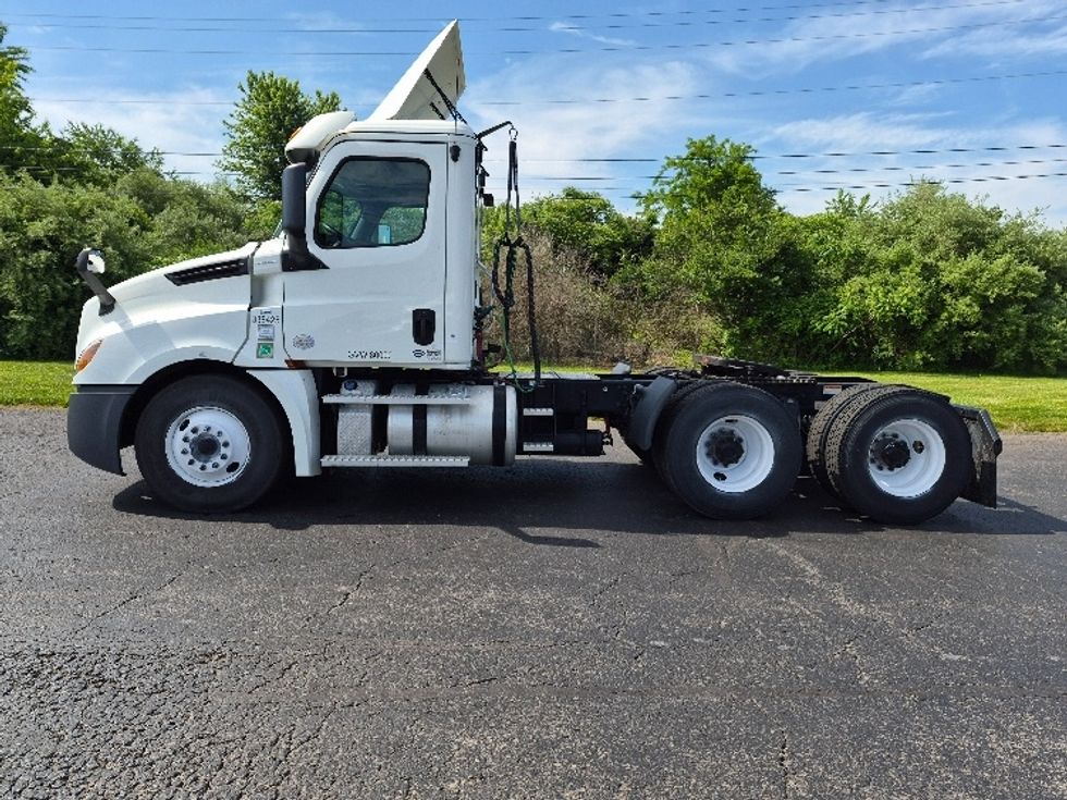 Day Cab Tractor-Heavy Duty Tractors-Freightliner-2020-T12664ST-White Deer-PA-226,015\n\t\tmiles-$ 59,500 - Image 4