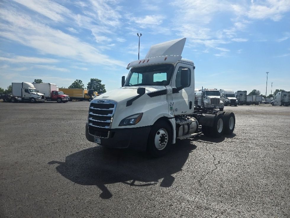 Day Cab Tractor-Heavy Duty Tractors-Freightliner-2020-T12664ST-White Deer-PA-311,243\n\t\tmiles-$ 54,250 - Image 3