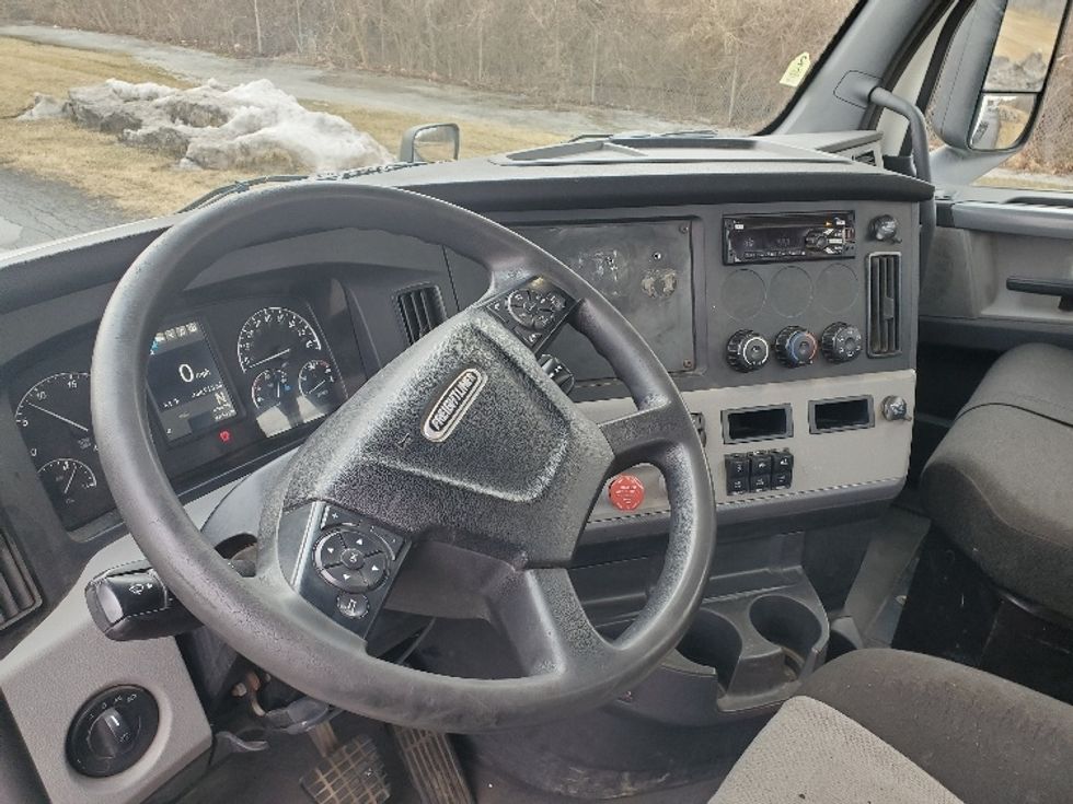 Day Cab Tractor-Heavy Duty Tractors-Freightliner-2020-T12664ST-White Deer-PA-368,913\n\t\tmiles-$ 57,750 - Image 10