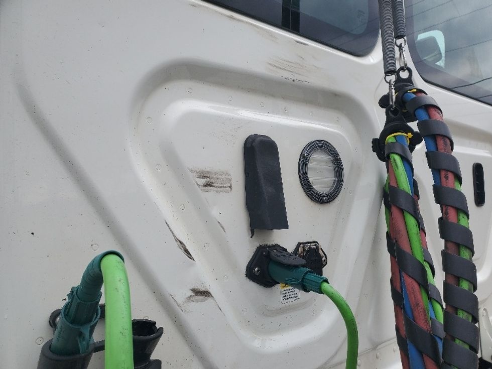 Day Cab Tractor-Heavy Duty Tractors-Freightliner-2020-T12664ST-White Deer-PA-368,913\n\t\tmiles-$ 57,750 - Image 18