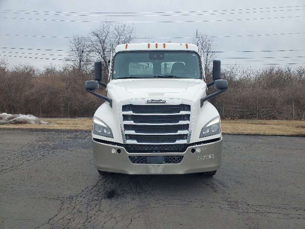 Day Cab Tractor-Heavy Duty Tractors-Freightliner-2020-T12664ST-White Deer-PA-368,913\n\t\tmiles-$ 57,750 - Image 2