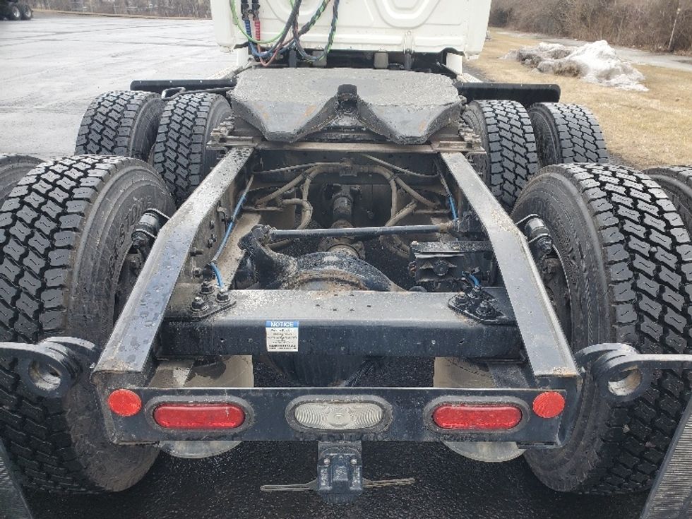 Day Cab Tractor-Heavy Duty Tractors-Freightliner-2020-T12664ST-White Deer-PA-368,913\n\t\tmiles-$ 57,750 - Image 6