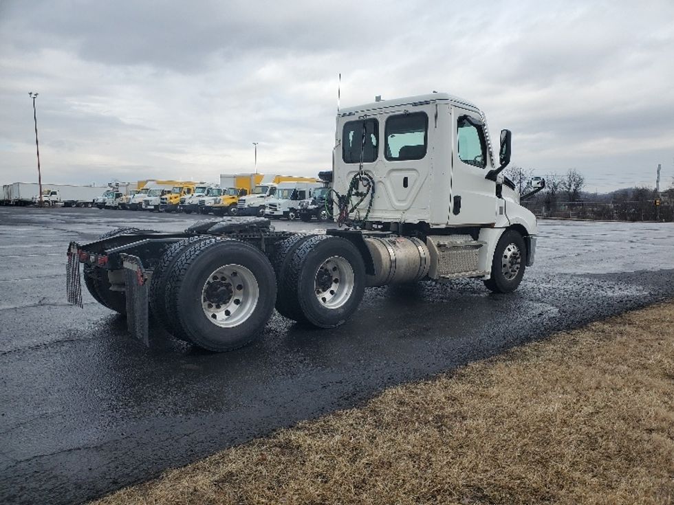Day Cab Tractor-Heavy Duty Tractors-Freightliner-2020-T12664ST-White Deer-PA-368,913\n\t\tmiles-$ 57,750 - Image 7