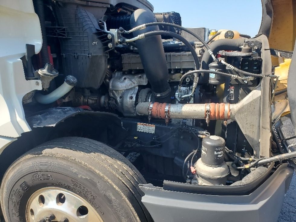 Day Cab Tractor-Heavy Duty Tractors-Freightliner-2020-T12664ST-White Deer-PA-482,576\n\t\tmiles-$ 41,500 - Image 15