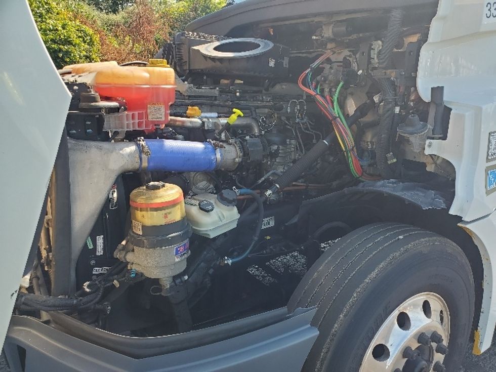 Day Cab Tractor-Heavy Duty Tractors-Freightliner-2020-T12664ST-White Deer-PA-482,576\n\t\tmiles-$ 41,500 - Image 16