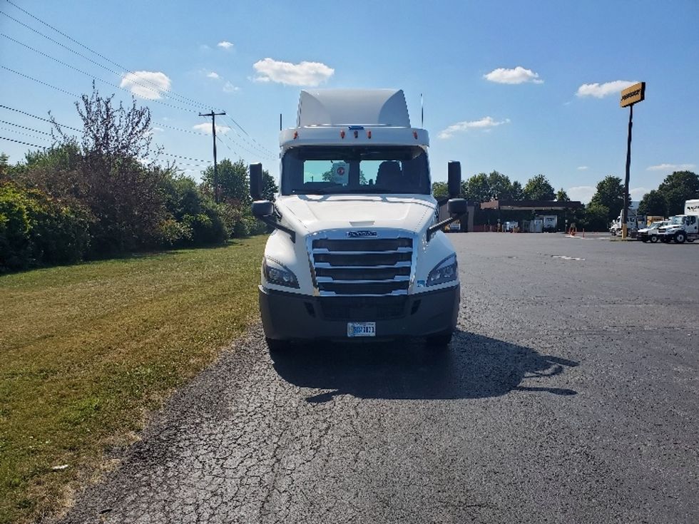 Day Cab Tractor-Heavy Duty Tractors-Freightliner-2020-T12664ST-White Deer-PA-482,576\n\t\tmiles-$ 41,500 - Image 2