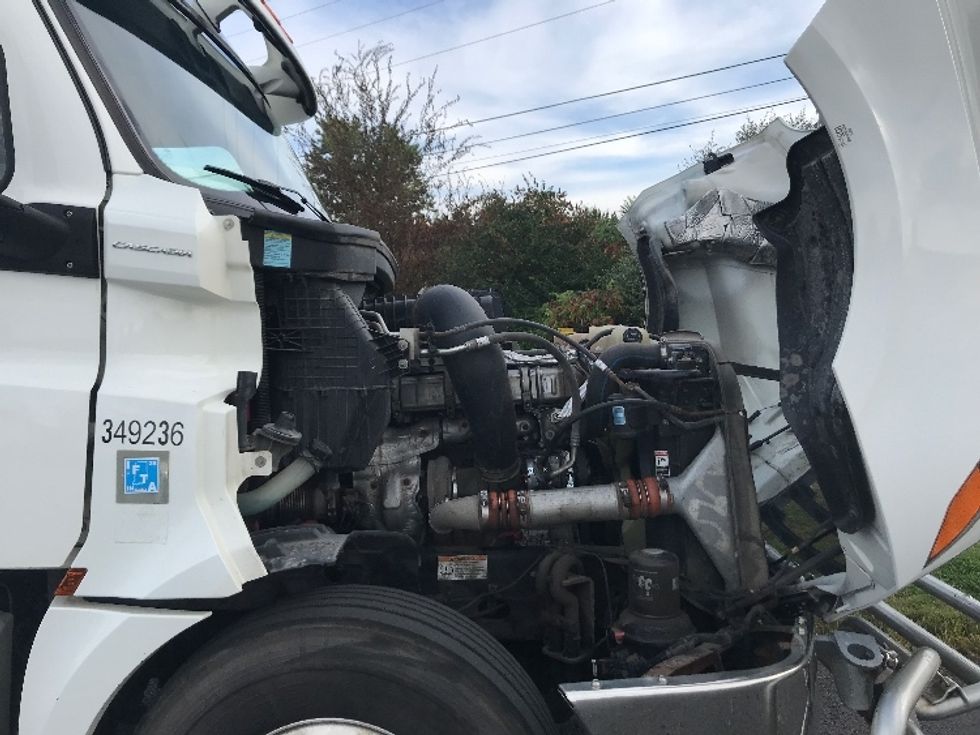 Day Cab Tractor-Heavy Duty Tractors-Freightliner-2020-T12664ST-White Deer-PA-482,801\n\t\tmiles-$ 38,000 - Image 15