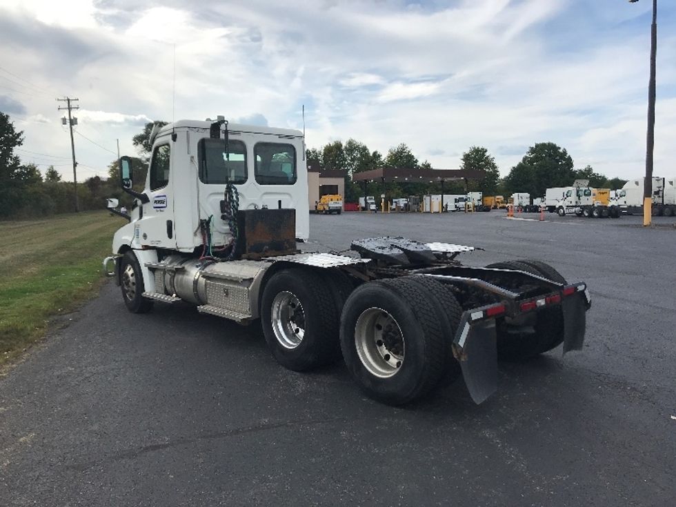 Day Cab Tractor-Heavy Duty Tractors-Freightliner-2020-T12664ST-White Deer-PA-482,801\n\t\tmiles-$ 38,000 - Image 5