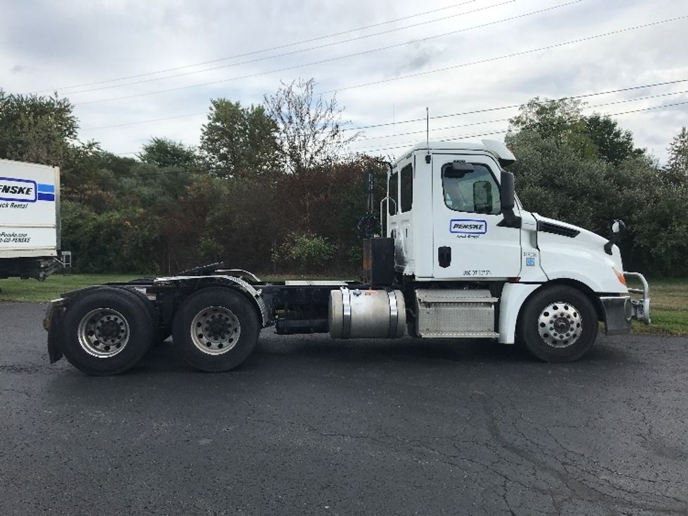 Day Cab Tractor-Heavy Duty Tractors-Freightliner-2020-T12664ST-White Deer-PA-482,801\n\t\tmiles-$ 38,000 - Image 8
