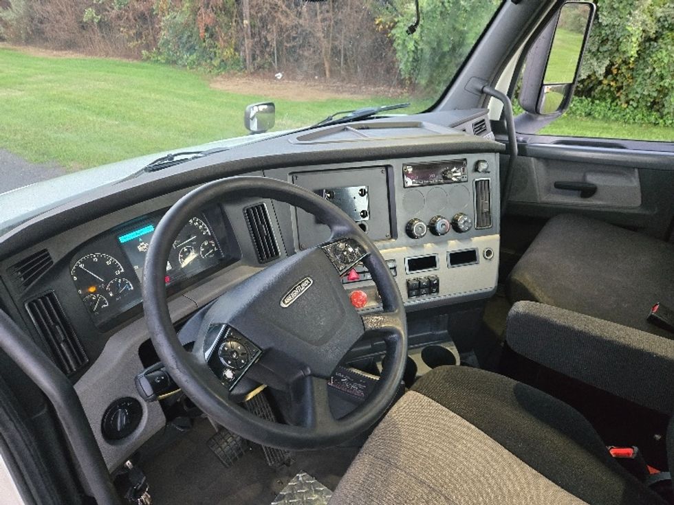 Day Cab Tractor-Heavy Duty Tractors-Freightliner-2020-T12664ST-White Deer-PA-507,538\n\t\tmiles-$ 40,750 - Image 10