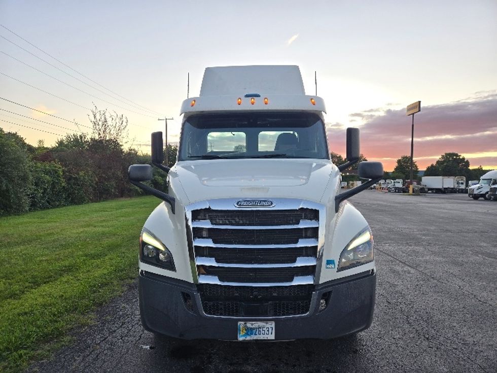 Day Cab Tractor-Heavy Duty Tractors-Freightliner-2020-T12664ST-White Deer-PA-507,538\n\t\tmiles-$ 40,750 - Image 2