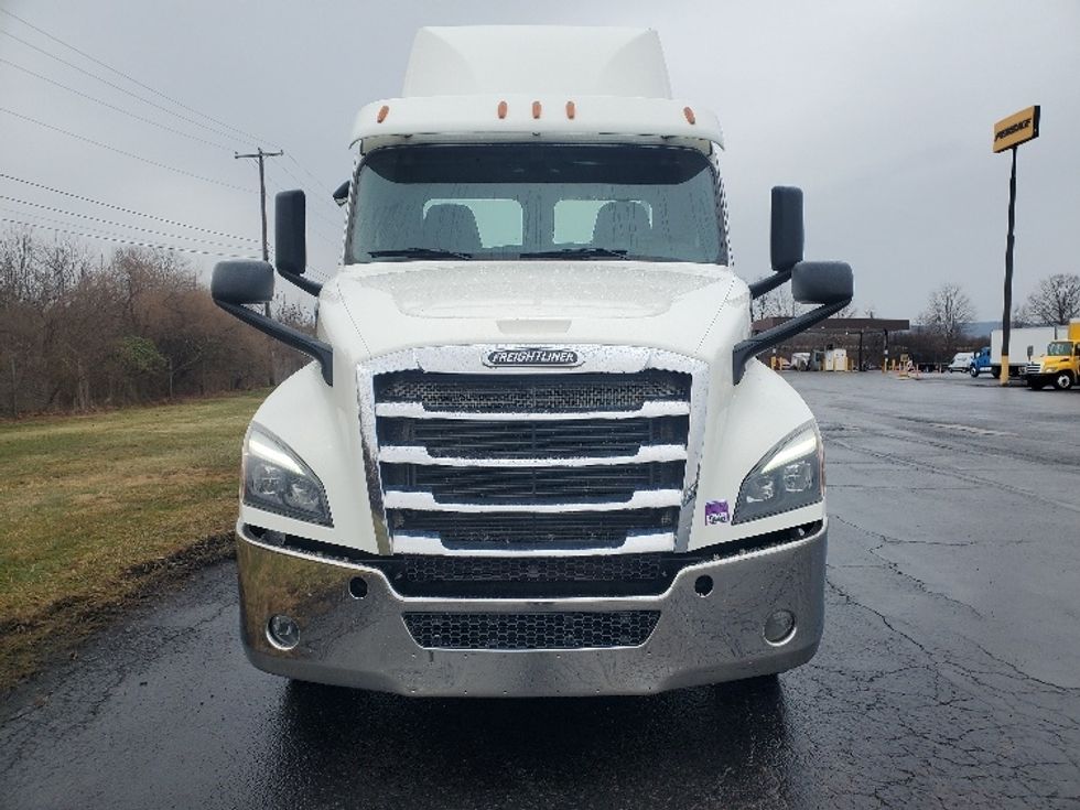 Day Cab Tractor-Heavy Duty Tractors-Freightliner-2020-T12664ST-White Deer-PA-514,727\n\t\tmiles-$ 37,000 - Image 2