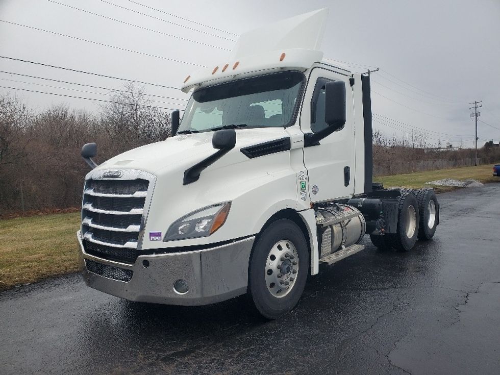 Day Cab Tractor-Heavy Duty Tractors-Freightliner-2020-T12664ST-White Deer-PA-514,727\n\t\tmiles-$ 37,000 - Image 3