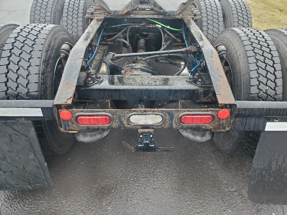 Day Cab Tractor-Heavy Duty Tractors-Freightliner-2020-T12664ST-White Deer-PA-514,727\n\t\tmiles-$ 37,000 - Image 6