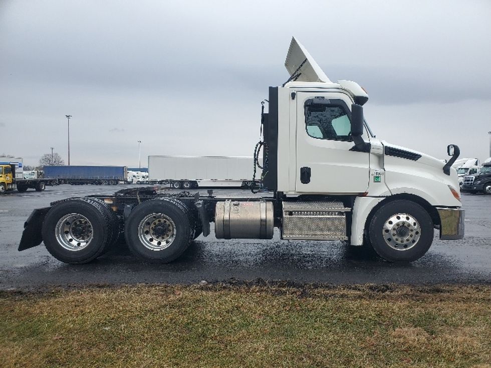 Day Cab Tractor-Heavy Duty Tractors-Freightliner-2020-T12664ST-White Deer-PA-514,727\n\t\tmiles-$ 37,000 - Image 8