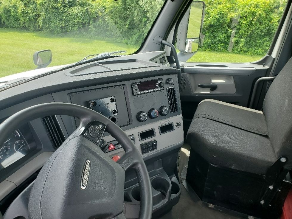 Day Cab Tractor-Heavy Duty Tractors-Freightliner-2020-T12664ST-White Deer-PA-526,466\n\t\tmiles-$ 38,000 - Image 10