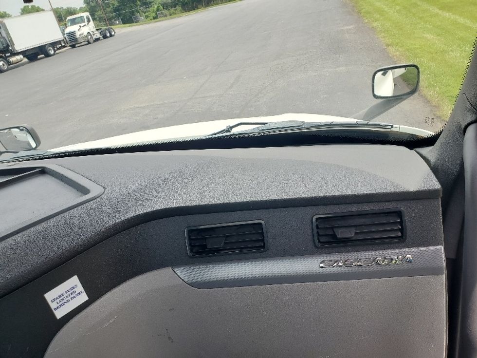 Day Cab Tractor-Heavy Duty Tractors-Freightliner-2020-T12664ST-White Deer-PA-526,466\n\t\tmiles-$ 38,000 - Image 13