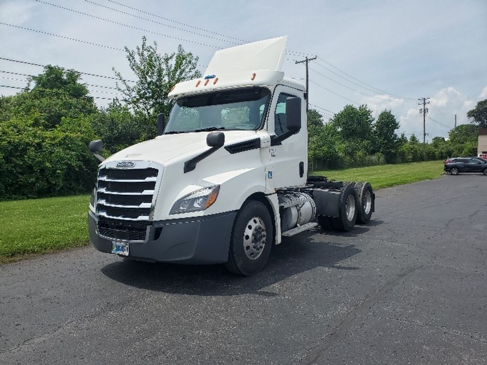 Day Cab Tractor-Heavy Duty Tractors-Freightliner-2020-T12664ST-White Deer-PA-526,466\n\t\tmiles-$ 38,000 - Image 3