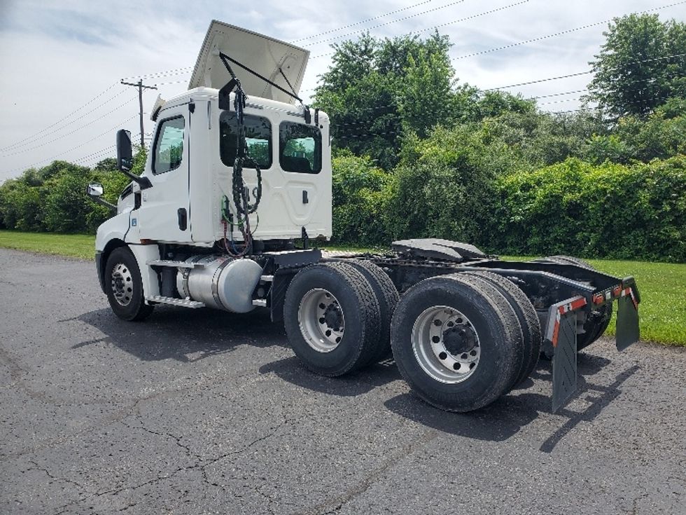 Day Cab Tractor-Heavy Duty Tractors-Freightliner-2020-T12664ST-White Deer-PA-526,466\n\t\tmiles-$ 38,000 - Image 5
