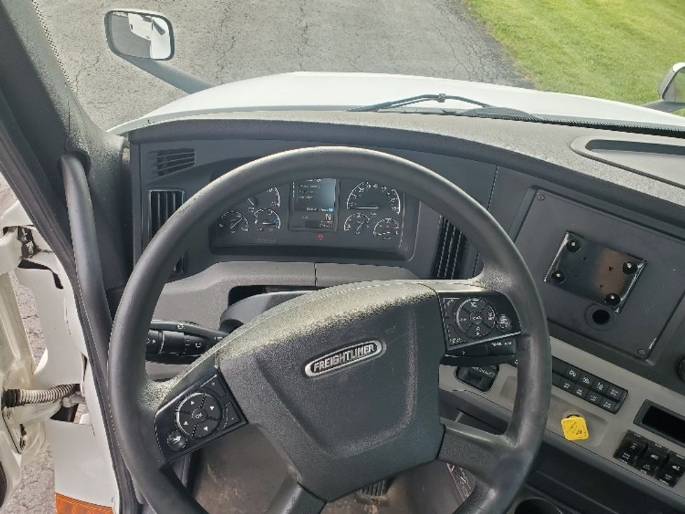Day Cab Tractor-Heavy Duty Tractors-Freightliner-2020-T12664ST-White Deer-PA-606,174\n\t\tmiles-$ 35,500 - Image 11