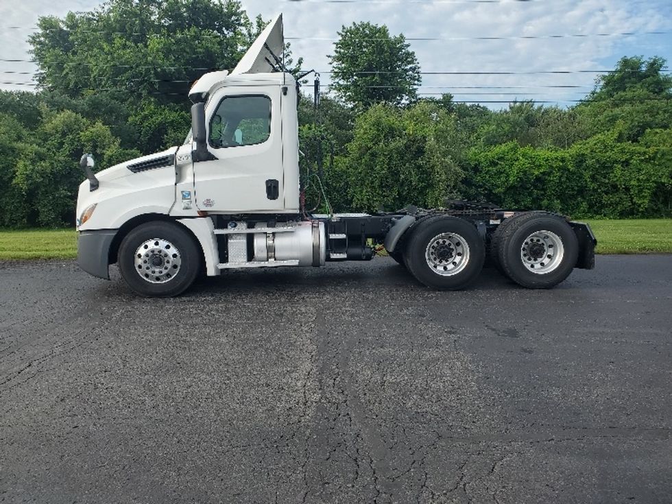 Day Cab Tractor-Heavy Duty Tractors-Freightliner-2020-T12664ST-White Deer-PA-606,174\n\t\tmiles-$ 35,500 - Image 4