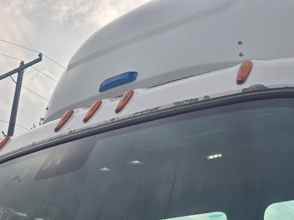 Day Cab Tractor-Heavy Duty Tractors-Freightliner-2020-T12664ST-White Deer-PA-615,959\n\t\tmiles-$ 32,000 - Image 19