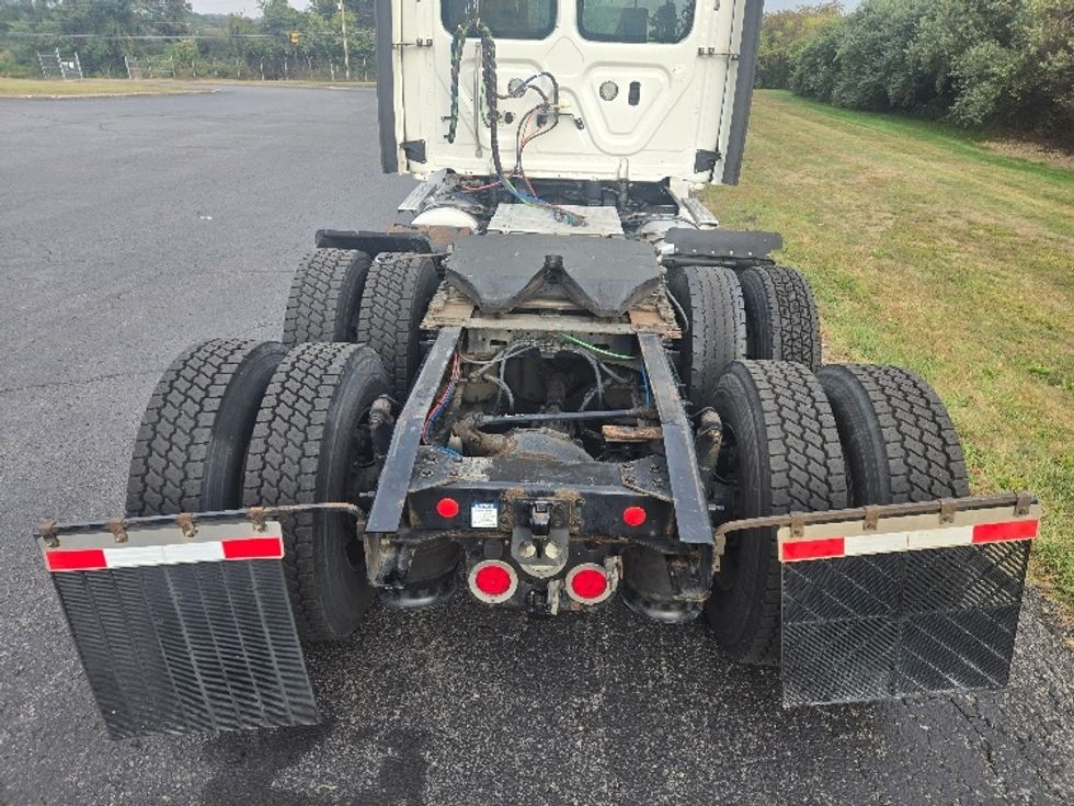 Day Cab Tractor-Heavy Duty Tractors-Freightliner-2020-T12664ST-White Deer-PA-615,959\n\t\tmiles-$ 32,000 - Image 6