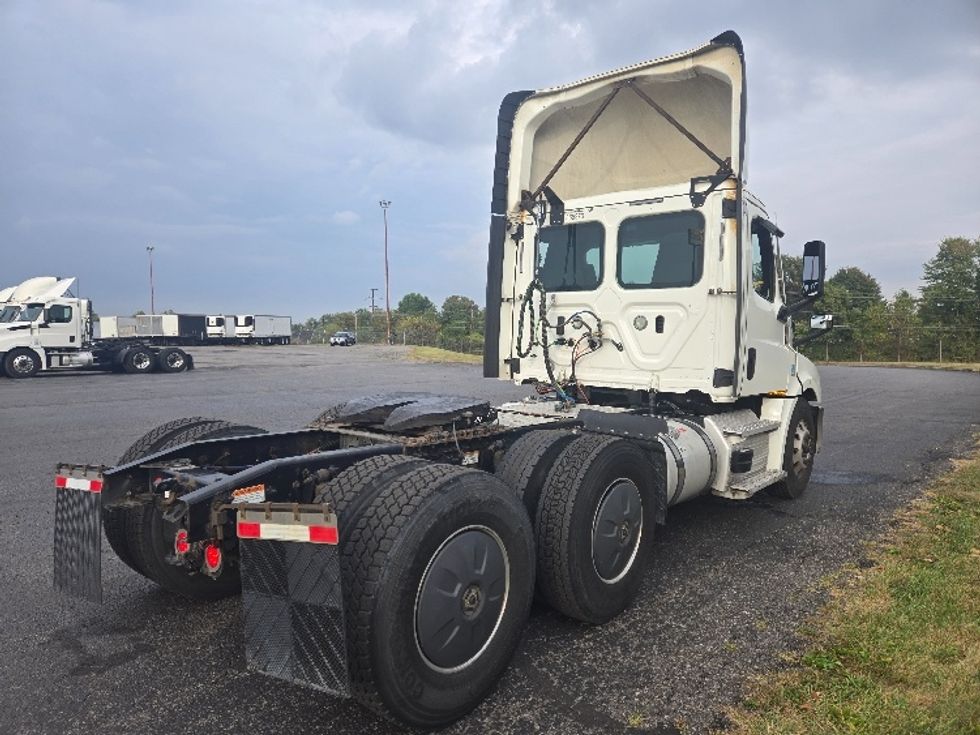 Day Cab Tractor-Heavy Duty Tractors-Freightliner-2020-T12664ST-White Deer-PA-615,959\n\t\tmiles-$ 32,000 - Image 7