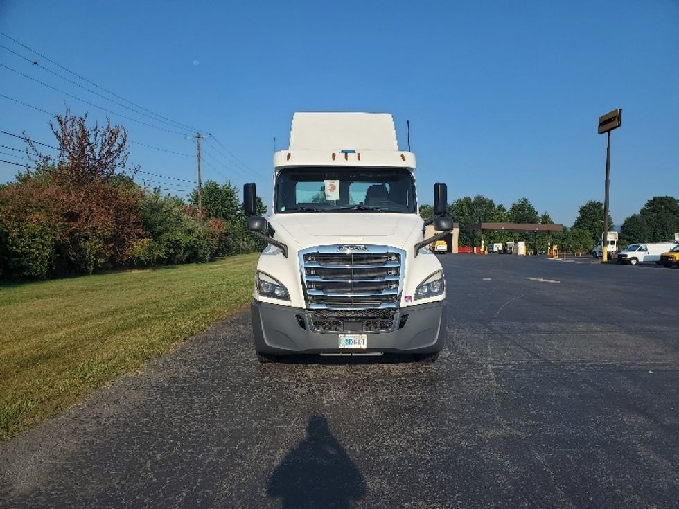 Day Cab Tractor-Heavy Duty Tractors-Freightliner-2020-T12664ST-White Deer-PA-640,281\n\t\tmiles-$ 28,750 - Image 2