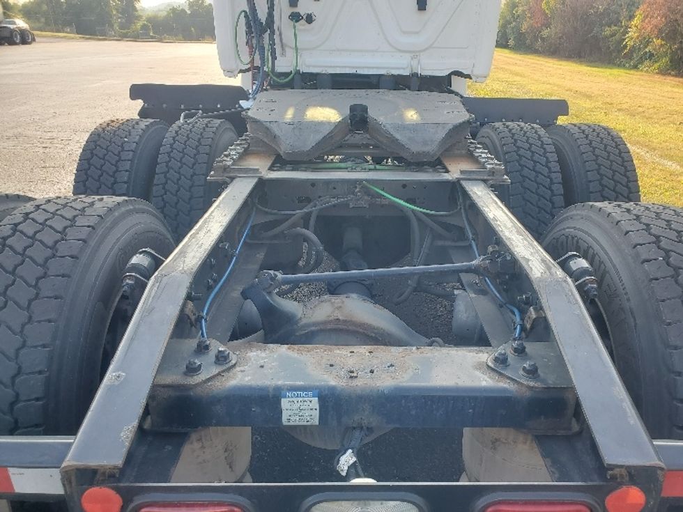 Day Cab Tractor-Heavy Duty Tractors-Freightliner-2020-T12664ST-White Deer-PA-640,281\n\t\tmiles-$ 28,750 - Image 6