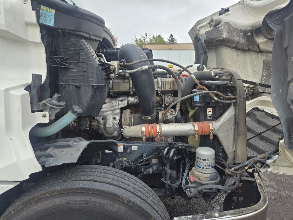 Day Cab Tractor-Heavy Duty Tractors-Freightliner-2020-T12664ST-White Deer-PA-692,006\n\t\tmiles-$ 30,750 - Image 16