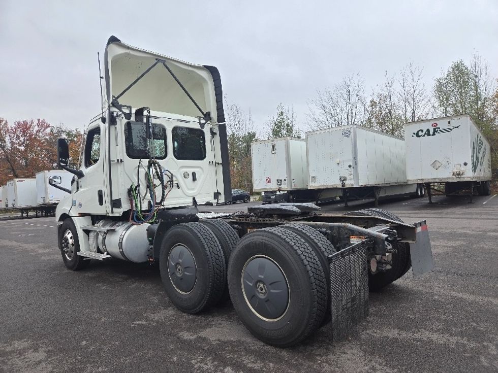 Day Cab Tractor-Heavy Duty Tractors-Freightliner-2020-T12664ST-White Deer-PA-692,006\n\t\tmiles-$ 30,750 - Image 5