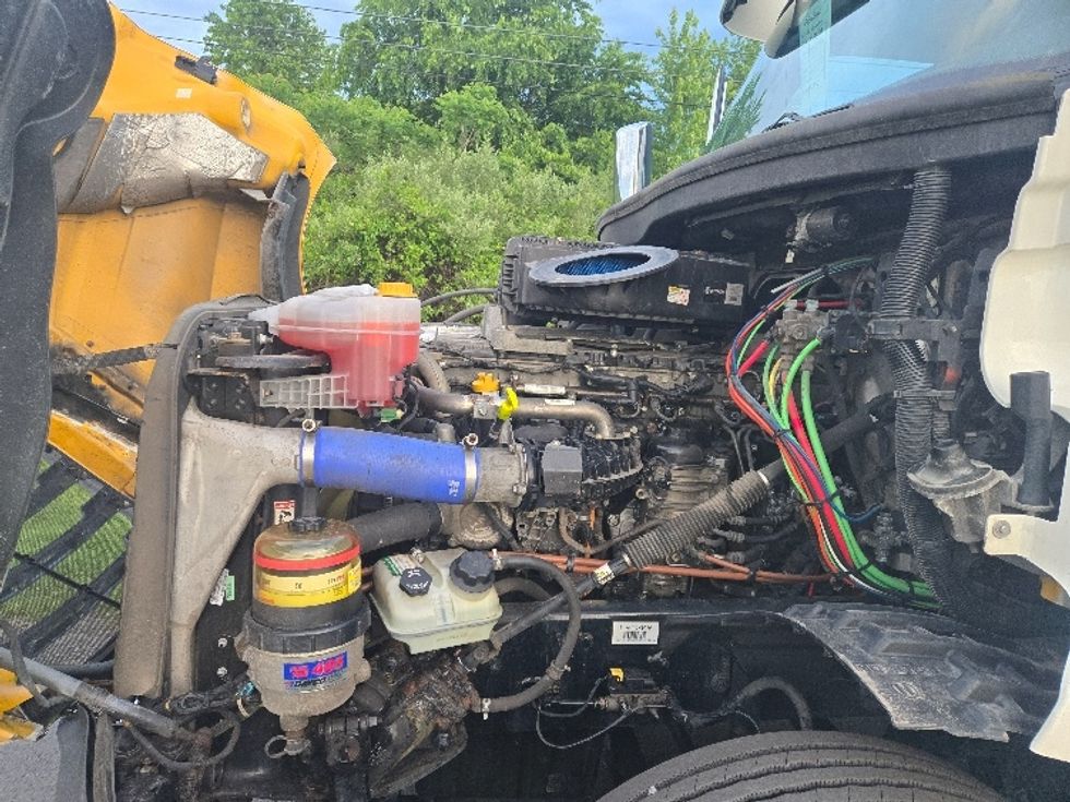 Day Cab Tractor-Heavy Duty Tractors-Freightliner-2020-T12664ST-White Deer-PA-739,174\n\t\tmiles-$ 28,750 - Image 16