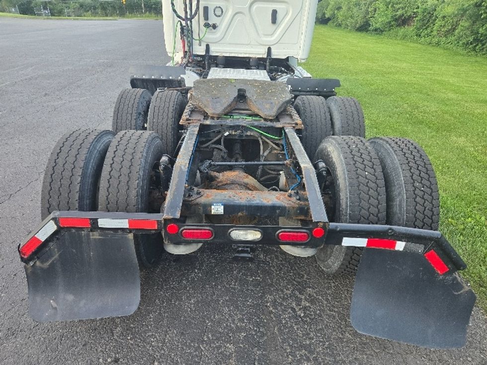 Day Cab Tractor-Heavy Duty Tractors-Freightliner-2020-T12664ST-White Deer-PA-739,174\n\t\tmiles-$ 28,750 - Image 6