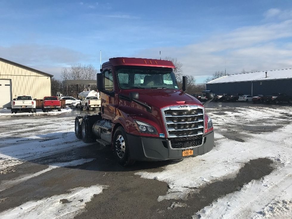 Day Cab Tractor-Heavy Duty Tractors-Freightliner-2020-T12664ST-Whitesboro-NY-151,216\n\t\tmiles-$ 71,000 - Image 1