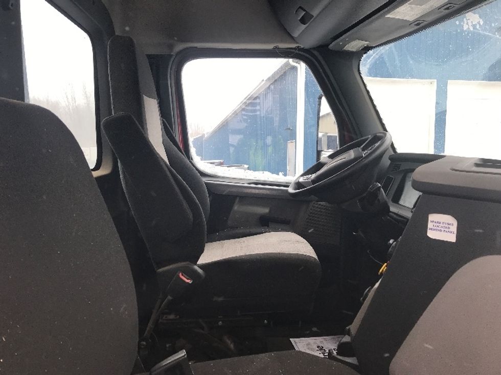 Day Cab Tractor-Heavy Duty Tractors-Freightliner-2020-T12664ST-Whitesboro-NY-151,216\n\t\tmiles-$ 71,000 - Image 14