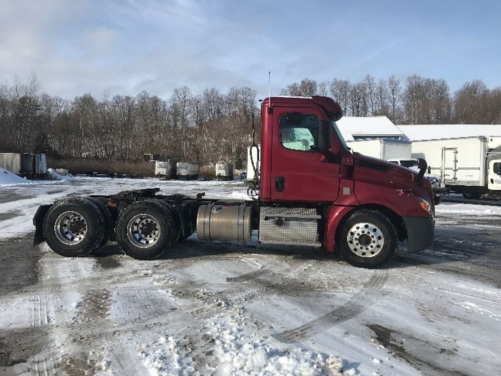 Day Cab Tractor-Heavy Duty Tractors-Freightliner-2020-T12664ST-Whitesboro-NY-151,216\n\t\tmiles-$ 71,000 - Image 8