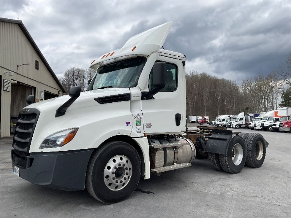 Day Cab Tractor-Heavy Duty Tractors-Freightliner-2020-T12664ST-Whitesboro-NY-241,366\n\t\tmiles-$ 59,250 - Image 3